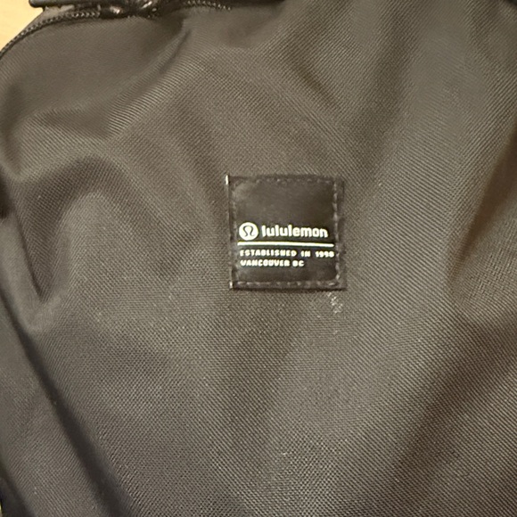 Lululemon LiftOS 20L Black Backpack - Picture 5 of 12